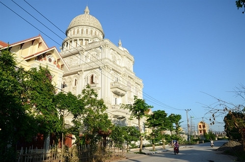 Ninh Bình: Đại giá bí ẩn xây lâu đài 1.000 tỷ ảnh 2 Ninh Bình: Đại giá bí ẩn xây lâu đài 1.000 tỷ ảnh 2