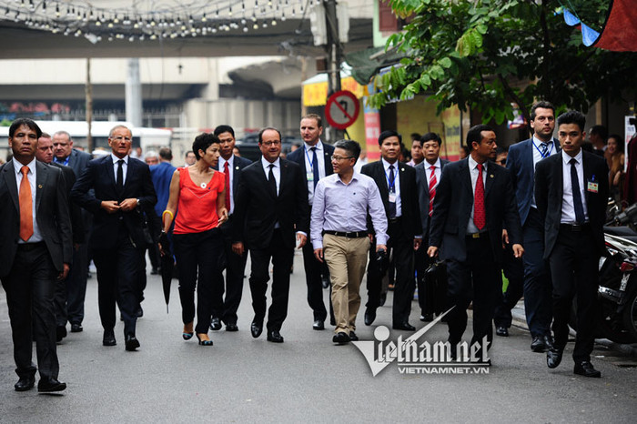 Tổng thống Pháp sánh bước cùng GS Ngô Bảo Châu ảnh 12