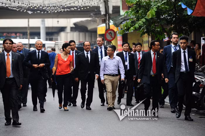 Tổng thống Pháp sánh bước cùng GS Ngô Bảo Châu ảnh 12