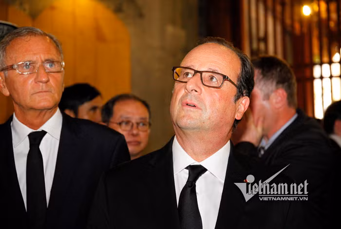 Tổng thống Pháp sánh bước cùng GS Ngô Bảo Châu ảnh 18