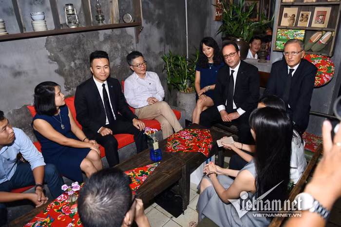 Tổng thống Pháp sánh bước cùng GS Ngô Bảo Châu ảnh 2