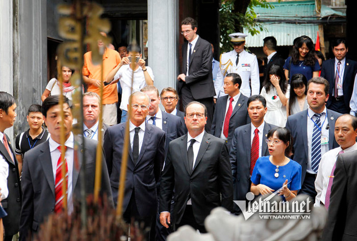 Tổng thống Pháp sánh bước cùng GS Ngô Bảo Châu ảnh 15