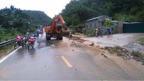 Mưa lũ hoành hành khắp miền Bắc: 7 người chết, mất tích ảnh 7