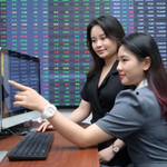 VN-Index áp sát đỉnh cũ, kỳ vọng phá mốc 1.400 điểm