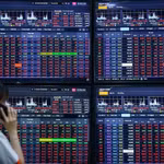 VN-Index rung lắc mạnh gần đỉnh, nguy cơ điều chỉnh lan rộng