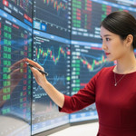 VN-Index đối mặt với nhiều yếu tố bất lợi trong ngắn hạn