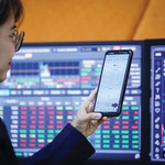 VN-Index hướng tới vùng mục tiêu 1.275 – 1.313 điểm
