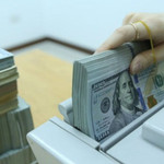 Tỷ giá USD hôm nay ngày 19/11: Ngân hàng đẩy mạnh mua vào, chợ đen quay đầu giảm