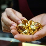 Sóng vía Thần Tài qua đi, giá vàng lùi bước