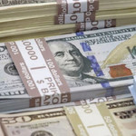 Tỷ giá USD hôm nay ngày 13/12: Ngân hàng giữ nguyên giá bán, giảm giá mua 