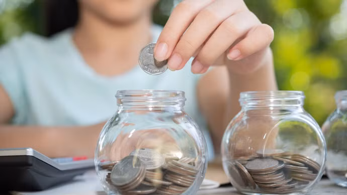 Xoắn não vì con mới 8 tuổi đã có tiền riêng