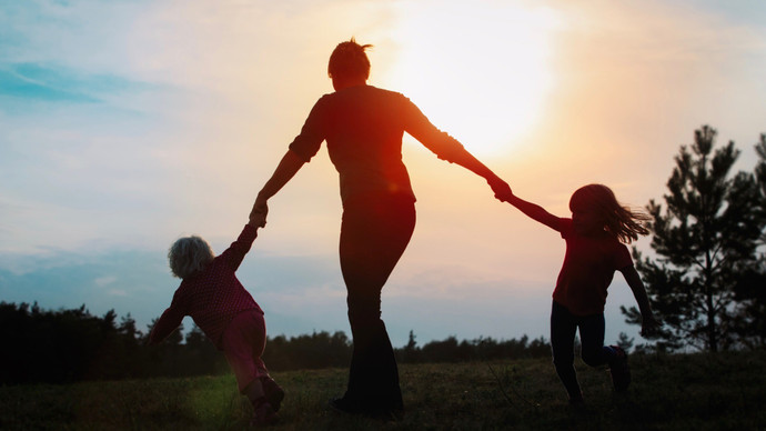 Mẹ đơn thân có tài sản hơn 10 tỷ đồng, sở hữu vàng, trái phiếu, nhà đất nhưng vẫn kiệt sức vì bất an