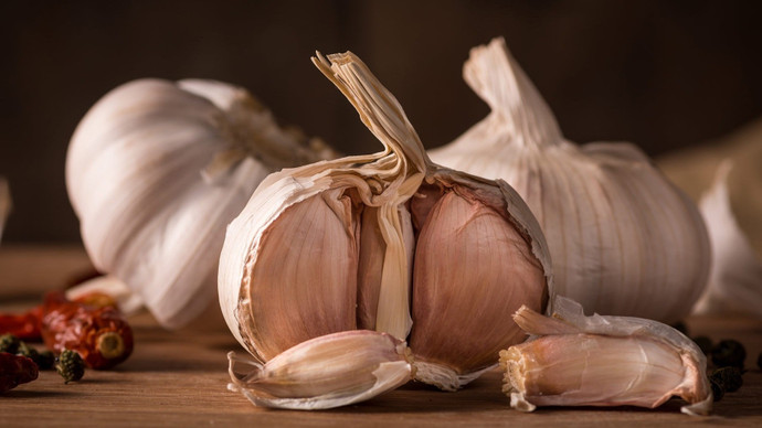 Ăn tỏi sống được xem là bí quyết vàng cho tim mạch, miễn dịch và tiêu hóa