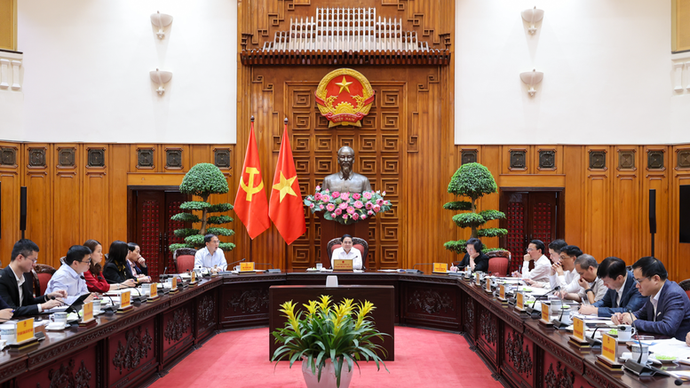Thủ tướng Chính phủ Phạm Minh Chính làm việc với Tổ công tác an ninh năng lượng về các giải pháp trước tác động từ diễn biến phức tạp của cuộc xung đột quân sự tại Trung Đông