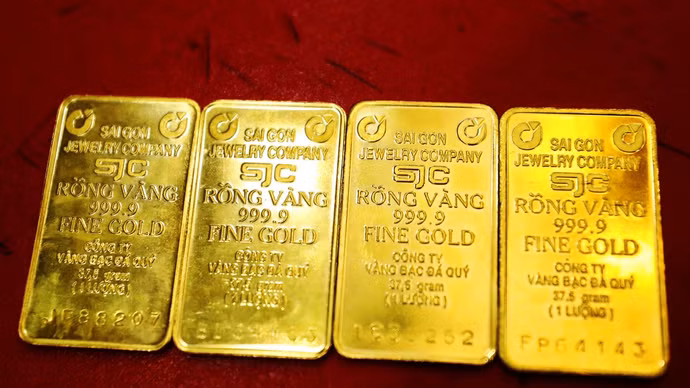 Giá vàng đồng loạt giảm, SJC mất thêm 500.000 đồng mỗi lượng