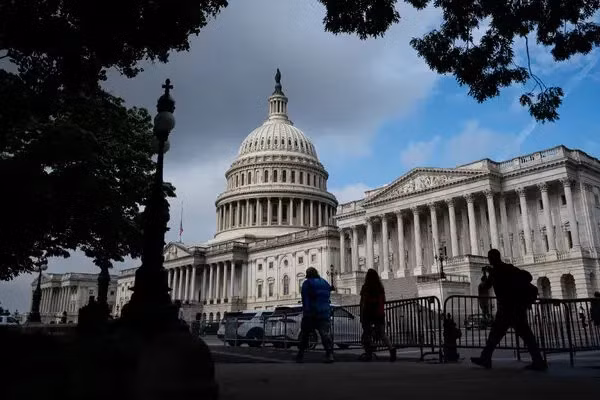 Moody's hạ bậc tín nhiệm của Mỹ, cảnh báo về gánh nặng nợ công