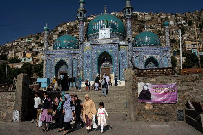 tourists-are-trickling-into-afghanistan-and-the-taliban-government-is-eager-to-welcome-them-1200x800.jpg