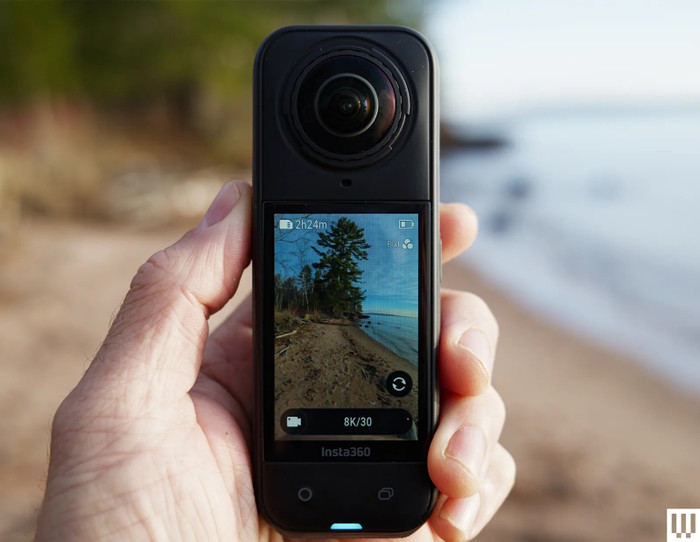 insta360-x5-in-hand-photo-source-scott-gilbertson.jpg