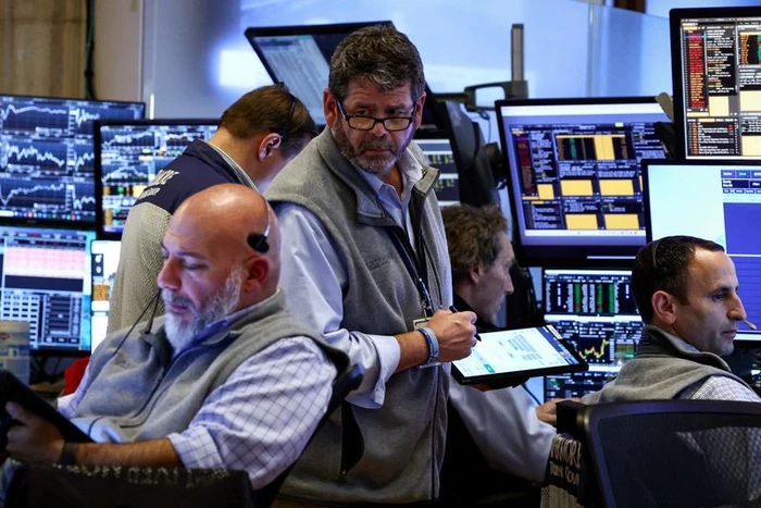 S&P 500 và Nasdaq lập đỉnh, dữ liệu việc làm củng cố kỳ vọng giảm lãi suất