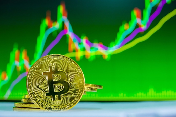Bitcoin tăng tốc lên gần 97.000 USD, thị trường lại "ngóng" Fed