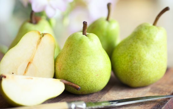 health-benefits-of-pears-main-image-cd5bb15.jpg
