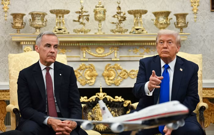 Thủ tướng Canada Mark Carney (bên trái) và Tổng thống Mỹ Donald Trump trong cuộc gặp tại Phòng Bầu Dục ở Washington, Mỹ vào ngày 7/10 vừa qua