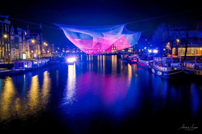 amsterdam-light-festival-holland-netherlands-giant-net-chile-earthquake-15.jpg