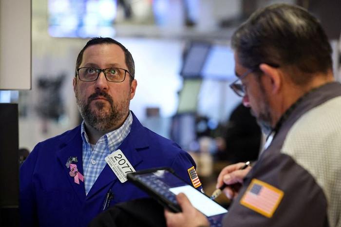 Dow Jones vượt mốc 50.000 điểm, cổ phiếu chip tăng vọt nhờ kỳ vọng đầu tư AI