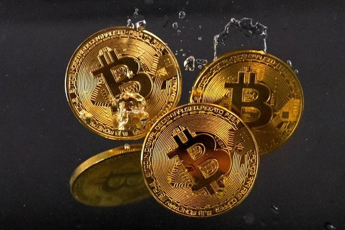 Bitcoin trượt về mốc 104.000 USD, dấy lên lo ngại về một đợt điều chỉnh sâu