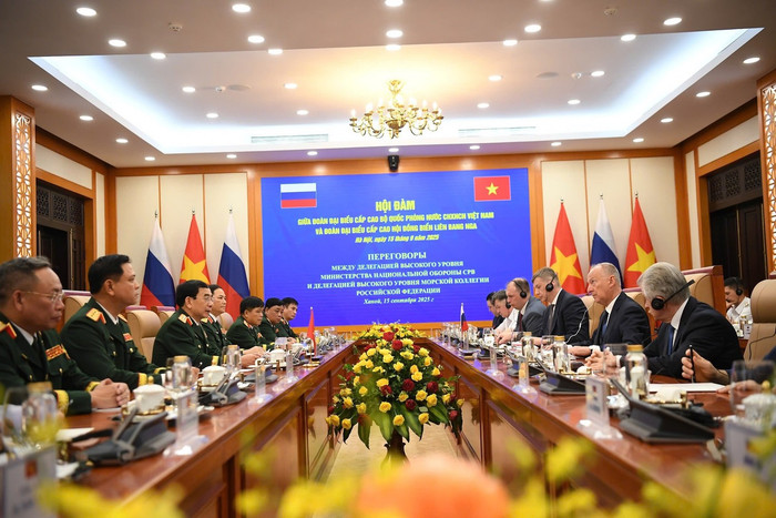 Cuộc hội đàm giữa Đại tướng Phan Văn Giang và Trợ lý Tổng thống Nga, Chủ tịch Hội đồng Biển Liên bang Nga Nikolai Patrushev ngày 15/9 (Ảnh: BQP)