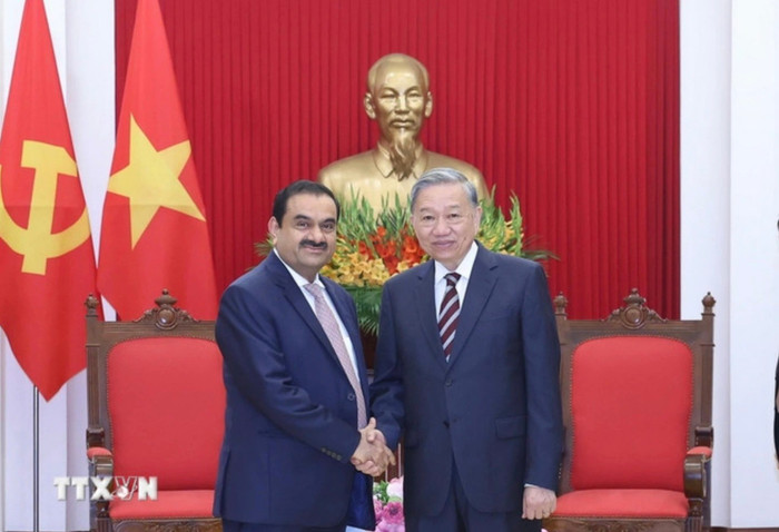 Tổng Bí thư Tô Lâm và Chủ tịch Tập đoàn Adani Gautam Adani tại buổi gặp chiều 30/7 (Ảnh: TTXVN) anh-man-hinh-2025-07-30-luc-205717png-1753883989415png.jpg