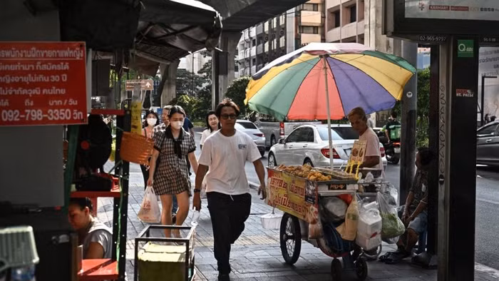 Thái Lan: Nợ xấu leo thang khi giới trẻ mải chạy theo xu hướng mạng