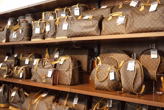 Hàng hiệu secondhand ăn nên làm ra