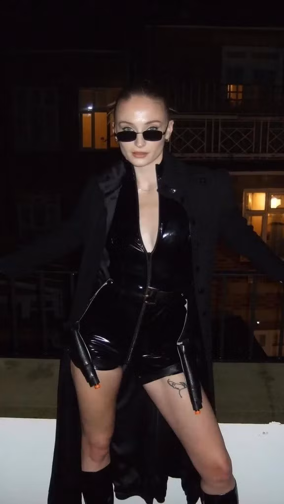 best-celebrity-halloween-costumes-2024-sophie-turner.jpg