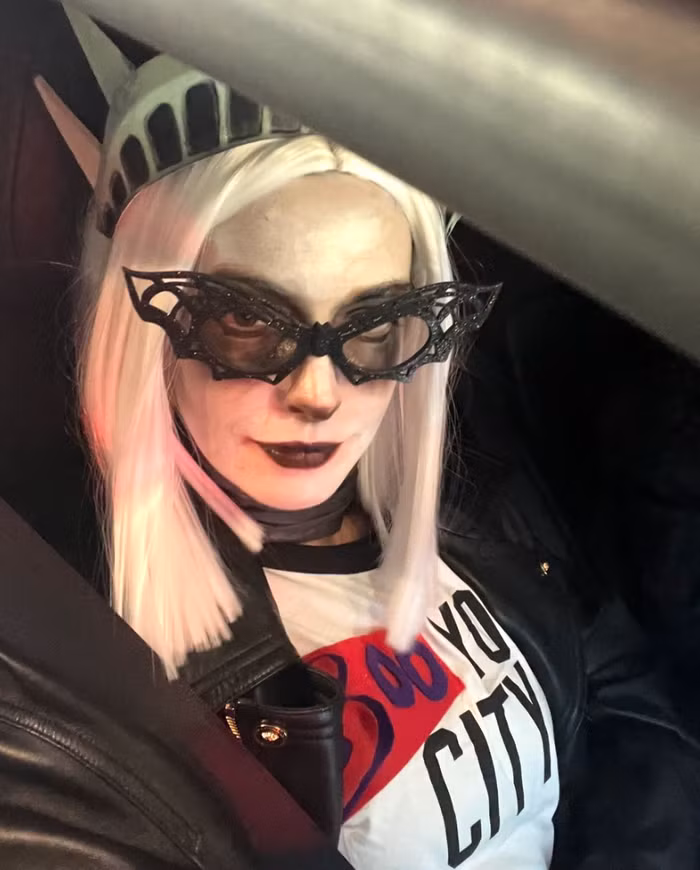 anne-hathaway-halloween-makeup-671e66dbe834e.png