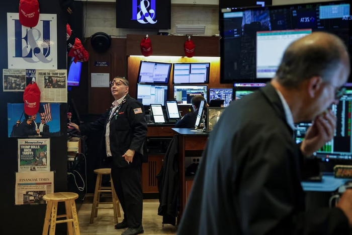 Cổ phiếu công nghệ tăng mạnh, Nasdaq lập mốc cao lịch sử mới