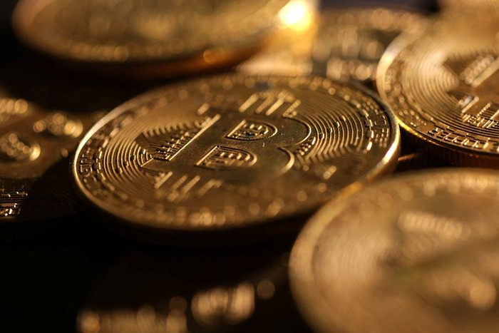 Bitcoin giữ ngưỡng 108.000 USD trước loạt quyết sách về thương mại và thuế quan 