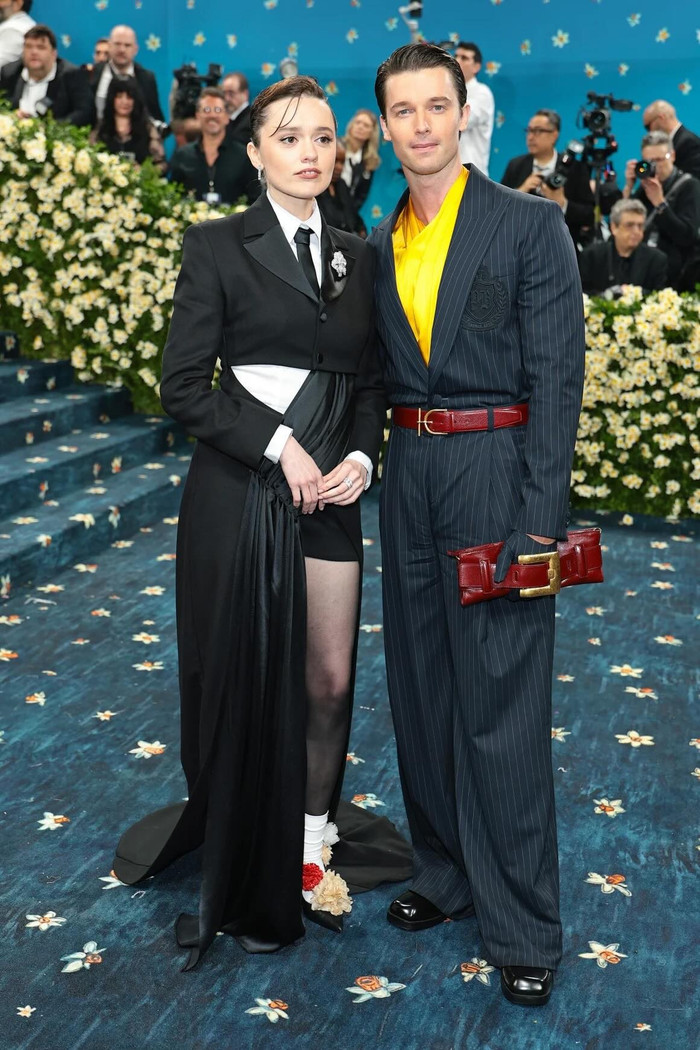 Diễn viên Aimee Lou Wood và Patrick Schwarzenegger aimee-lou-wood-and-patrick-schwarzenegger.jpg