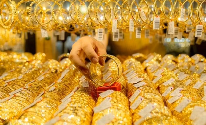 Vàng thế giới giảm sâu, trong nước điều chỉnh nhẹ