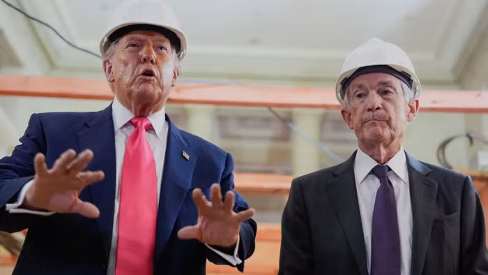 Tổng thống Mỹ Donald Trump và Chủ tịch Fed Jerome Powell