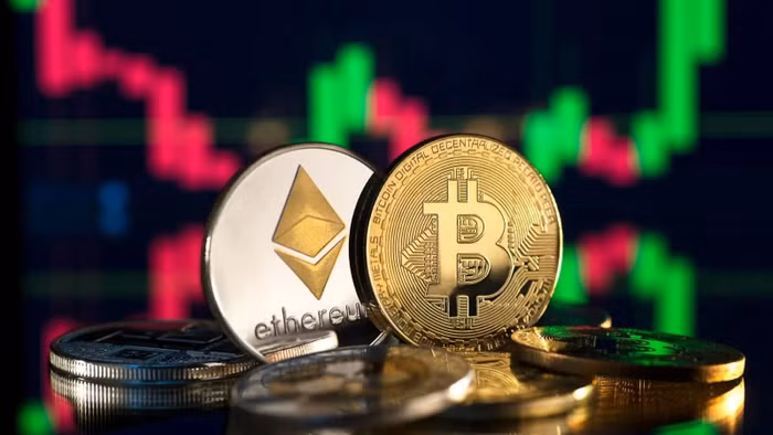 Thuế quan Trump gây "bão" bán tháo, giá tiền điện tử lao dốc