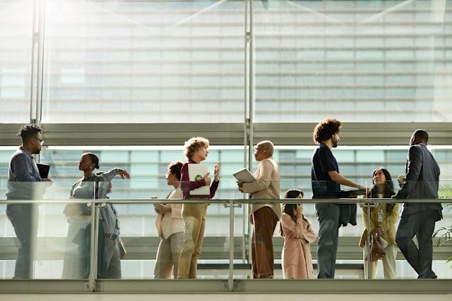 Áp phí visa lao động 100.000 USD, chính quyền Trump có giúp người dân Mỹ kiếm được việc? 