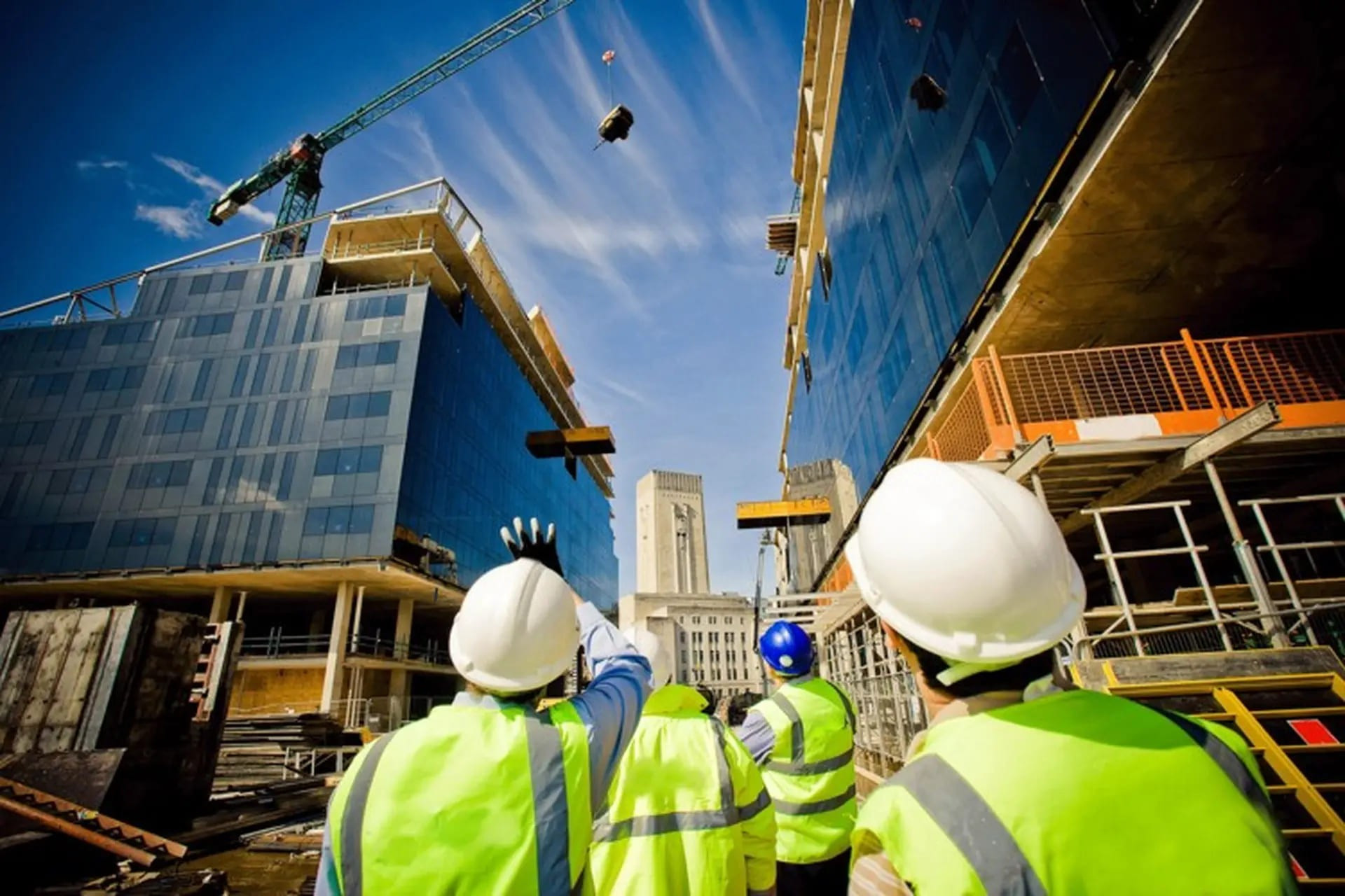 Doanh nghiệp ngành xây dựng vạch hướng đi cho năm 2025 nganh-xay-dung.jpg