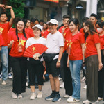 Người dân Hà Nội háo hức trước giờ tổng hợp luyện diễu binh, diễu hành lần thứ nhất