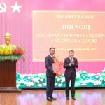 Ông Lê Minh Hưng, Ủy viên Bộ Chính trị, Bí thư Trung ương Đảng, Trưởng ban Tổ chức Trung ương đã trao quyết định cho ông Lê Ngọc Quang