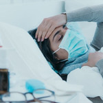 Người dân cần gia tăng các biện pháp phòng ngừa Covid-19 cơ bản như đeo khẩu trang khi đến nơi công cộng, tích cực rửa tay… 