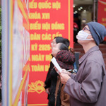 Cử tri cả nước hân hoan đi bầu cử