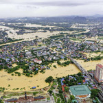 Ảnh hưởng của ba cơn bão liên tiếp vừa qua đã gây thiệt hại lớn về người, tài sản, nhiều công trình giao thông, xây dựng bị hư hại
