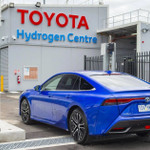 Không tất tay vào xe điện, Toyota chọn phát triển pin nhiên liệu hydro 