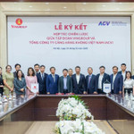 Đại diện ACV và Vingroup tại lễ ký kết